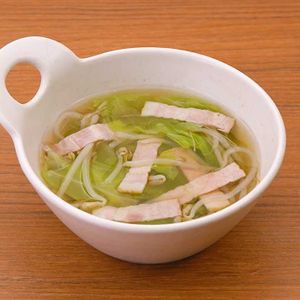 「キャベツともやしの中華スープ」のレシピ動画