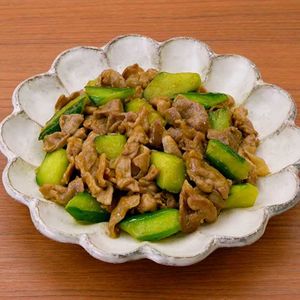 「豚肉ときゅうりのカレー炒め」のレシピ動画