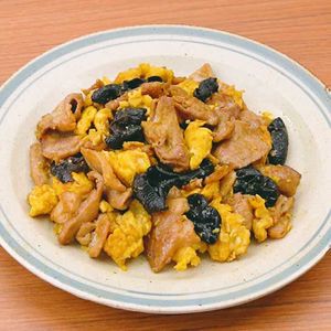 「豚肉ときくらげのカレー炒め」のレシピ動画