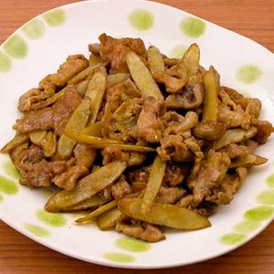 「豚肉とごぼうのカレー炒め」のレシピ動画