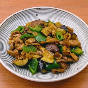 「豚こまなすのカレー炒め」のレシピ動画