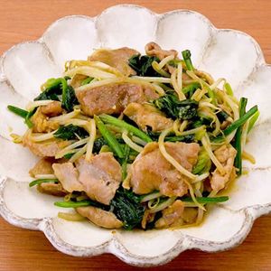 「豚こまとほうれん草のカレー炒め」のレシピ動画