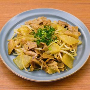 「豚こまと大根のカレー炒め」のレシピ動画