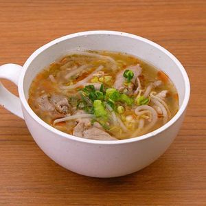 「豚肉ともやしのスープ」のレシピ動画