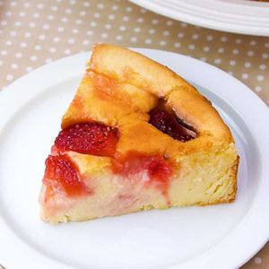 「いちごのヨーグルトチーズケーキ」のレシピ動画