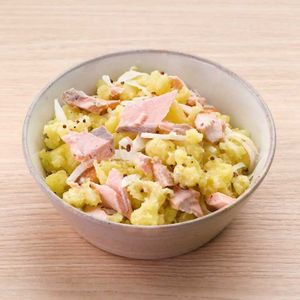 「焼き鮭入りポテトサラダ」のレシピ動画