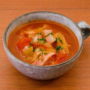 「大根とベーコンのトマトスープ」のレシピ動画