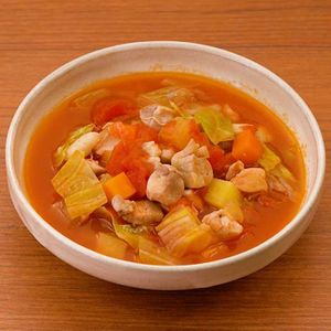 「鶏肉入りミネストローネ」のレシピ動画