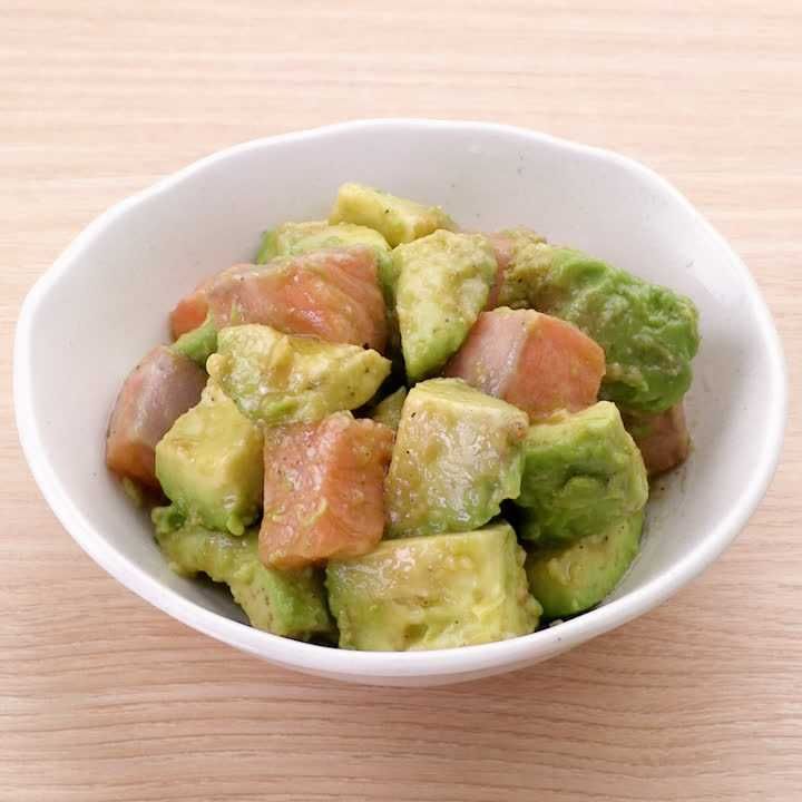 アボカドとサーモンのおつまみサラダ