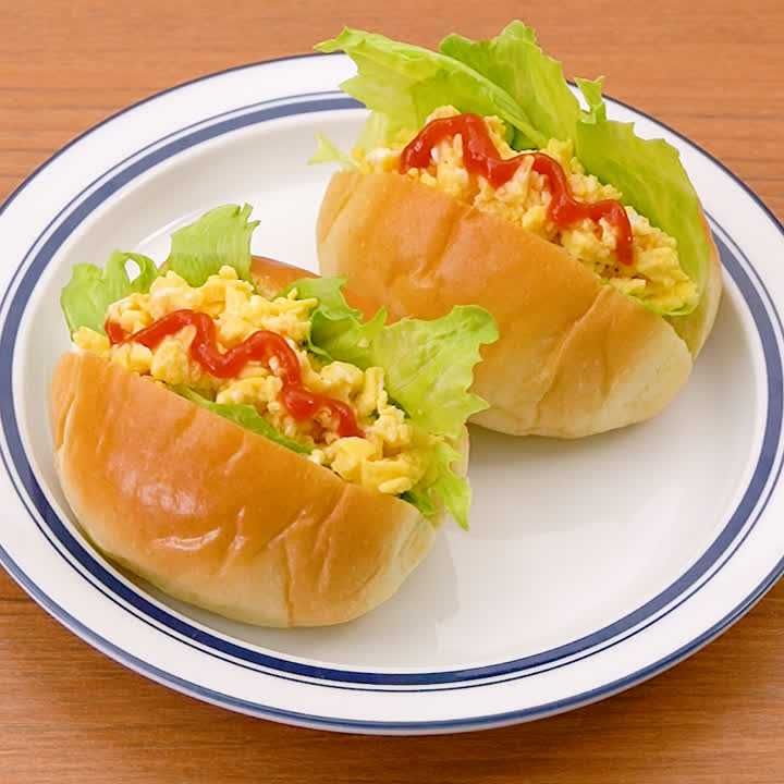 ふわとろ食感♪ スクランブルエッグのロールパンサンドのレシピ動画