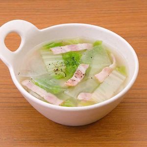 「白菜と大根のコンソメスープ」のレシピ動画