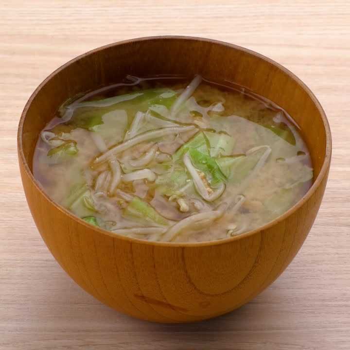 もやしとキャベツの味噌汁
