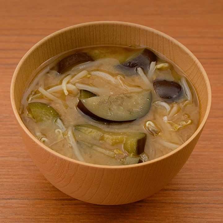 なすともやしの味噌汁