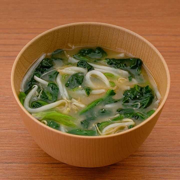 もやしとほうれん草の味噌汁
