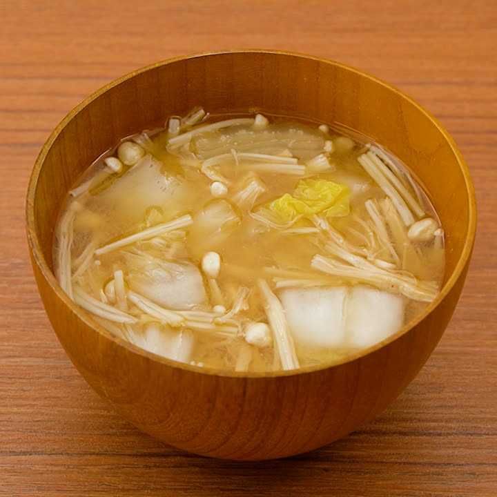 白菜とえのきの味噌汁