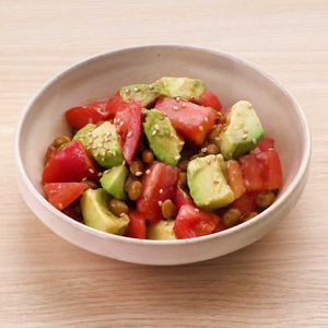 「アボカドと納豆のサラダ」のレシピ動画