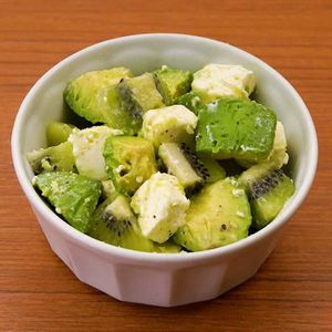 「アボカドとキウイのグリーンサラダ」のレシピ動画