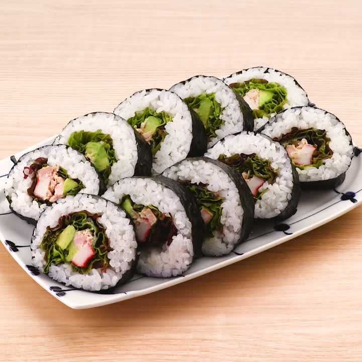 ぱくぱく食べちゃう アボカドのサラダ巻きのレシピ動画 作り方 Delish Kitchen