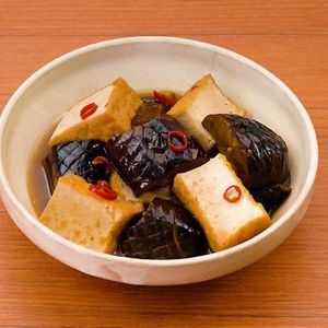 「厚揚げとなすの煮物」のレシピ動画