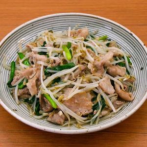 「豚バラとニラの塩だれ炒め」のレシピ動画