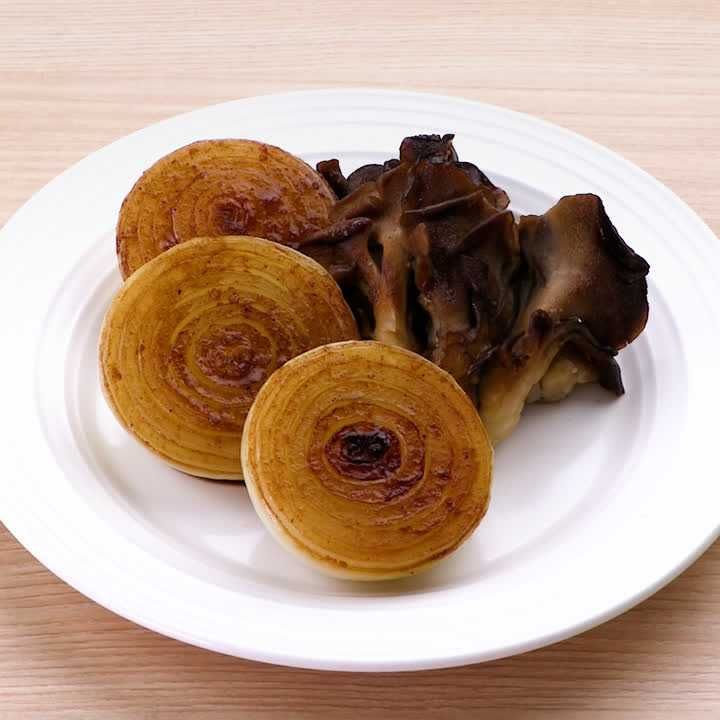 玉ねぎとまいたけのステーキ