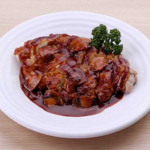 「チキンソテーデミグラスソースがけ」のレシピ動画