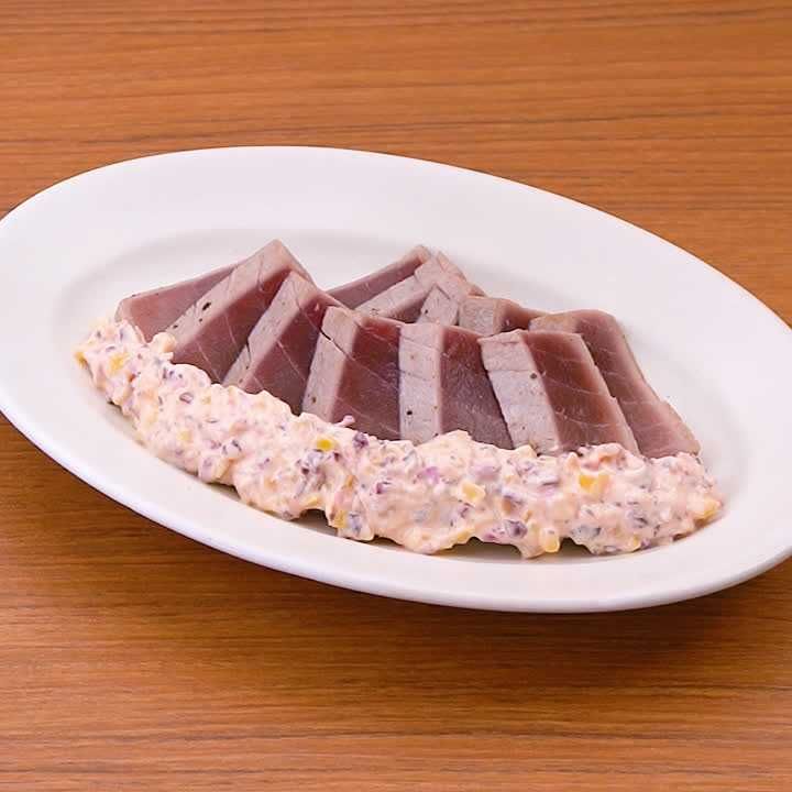 マグロのステーキタルタルソースがけ