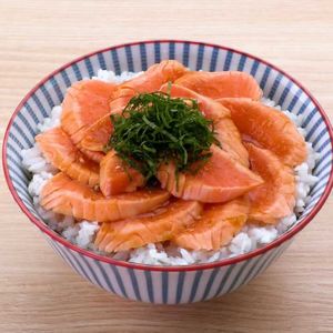 「炙り漬けサーモン丼」のレシピ動画