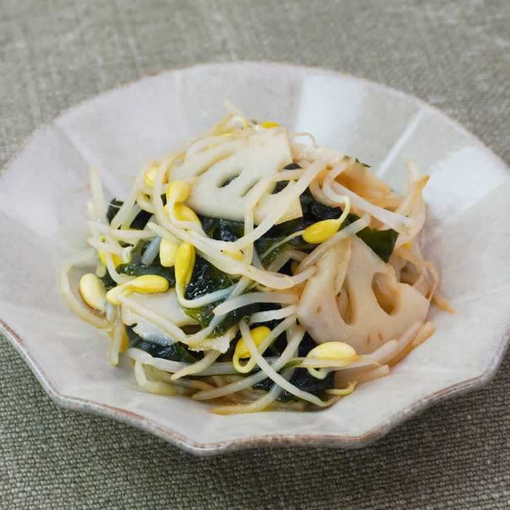 家計にやさしい節約レシピ♪ れんこんとわかめの辛子ポン酢あえの