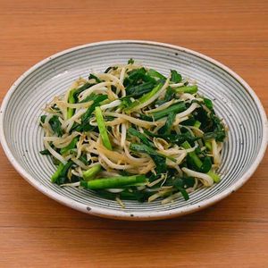 ニラともやしの炒め物