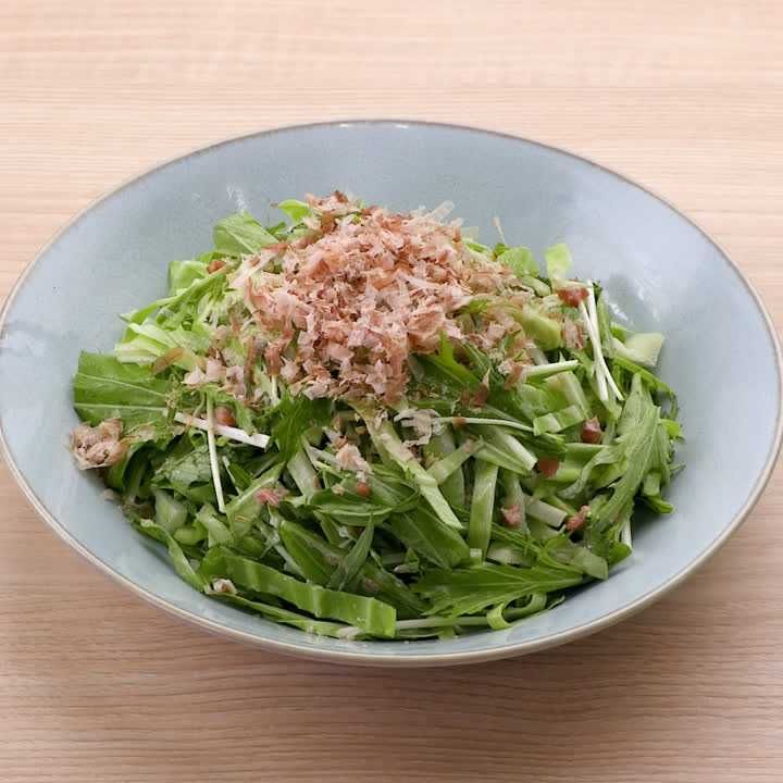 水菜とキャベツの梅ドレサラダ