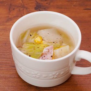 「白菜とベーコンのペッパースープ」のレシピ動画