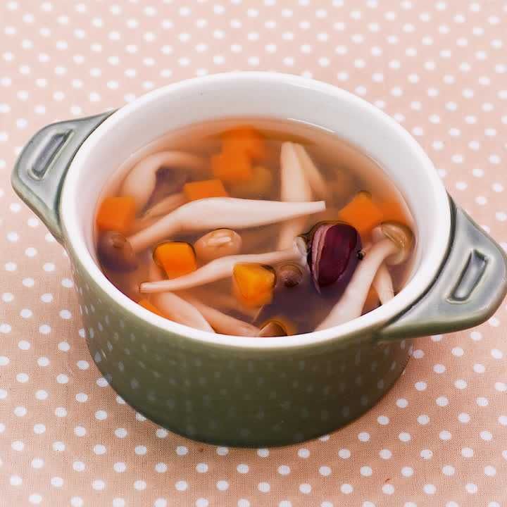 しめじとにんじんの豆スープ