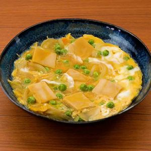 「高野豆腐とグリーンピースの卵とじ」のレシピ動画