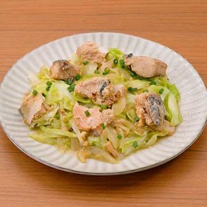 「鮭缶でちゃんちゃん焼き風」のレシピ動画