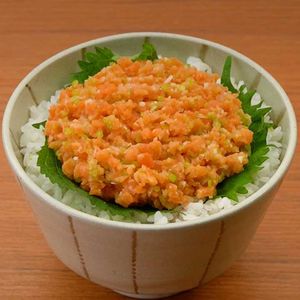 「サーモンのなめろう丼」のレシピ動画