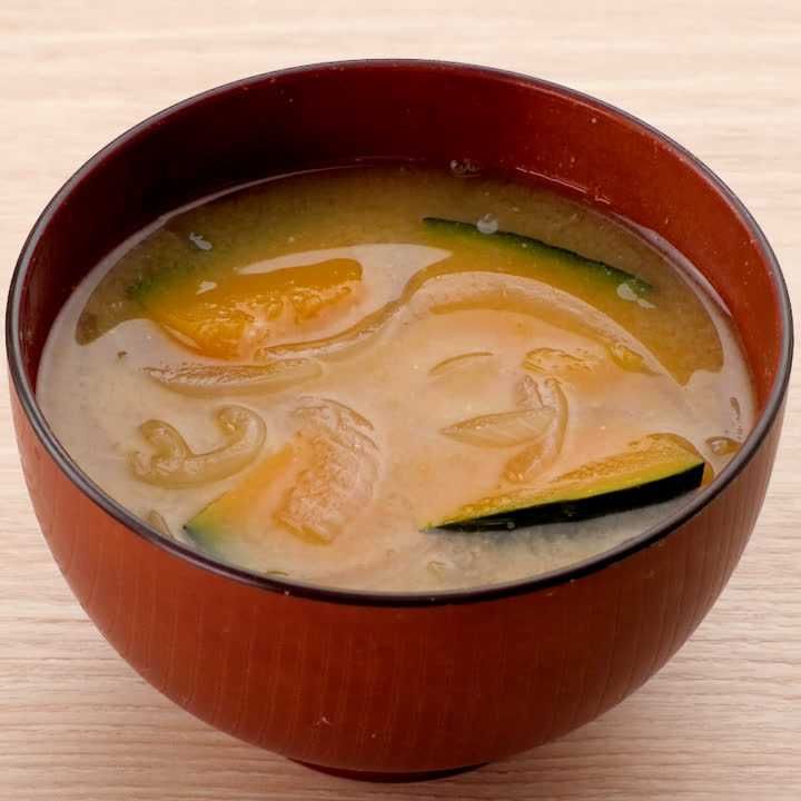 玉ねぎとかぼちゃの味噌汁