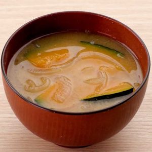 「玉ねぎとかぼちゃの味噌汁」のレシピ動画