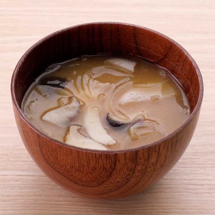 エリンギと玉ねぎの味噌汁