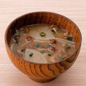 なめこと大根の味噌汁