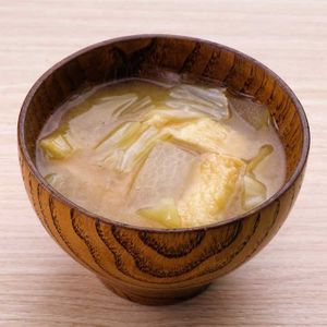 「キャベツと大根の味噌汁」のレシピ動画