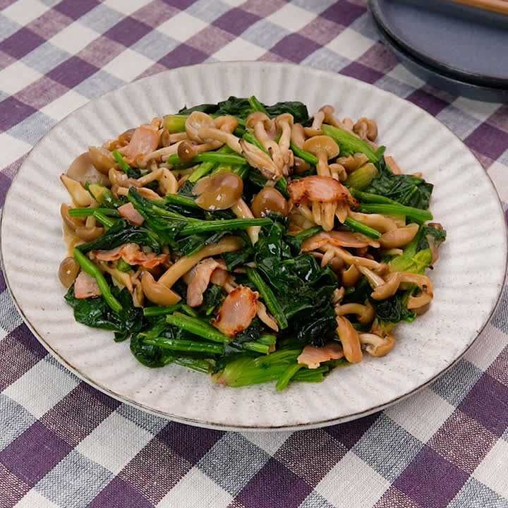 付け合わせにおすすめ ほうれん草としめじのバターソテーのレシピ動画 作り方 Delish Kitchen