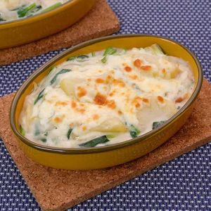 「ほうれん草のポテトグラタン」のレシピ動画