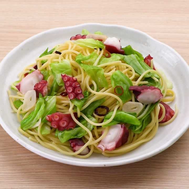 タコとキャベツのペペロンチーノ