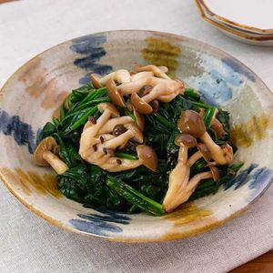 「ほうれん草としめじのさっぱりおひたし」のレシピ動画