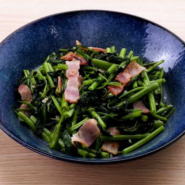 空芯菜とベーコンの炒め物
