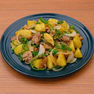 「じゃがいもとピーマンのオイスター炒め」のレシピ動画