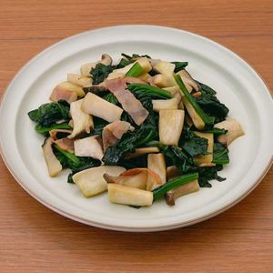 「ほうれん草とエリンギのバター醤油炒め」のレシピ動画