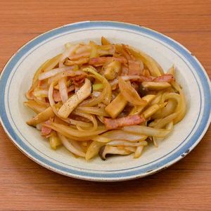 「エリンギと玉ねぎのバター醤油炒め」のレシピ動画