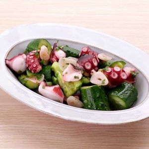 「たこときゅうりのガーリック炒め」のレシピ動画